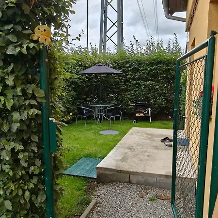 V Kralovskem Udoli S Predzahradkou Apartament *