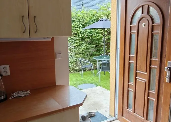 Apartment V Kralovskem Udoli S Predzahradkou *